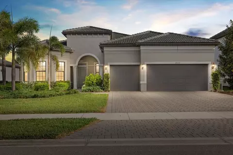 8016 Grande Shores Dr, Sarasota, FL 34240