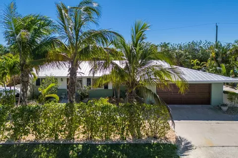401 73rd St, Holmes Beach, FL 34217