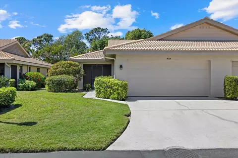7205 Wood Creek Dr #16, Sarasota, FL 34231