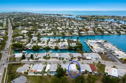 415 63rd St, Holmes Beach, FL 34217