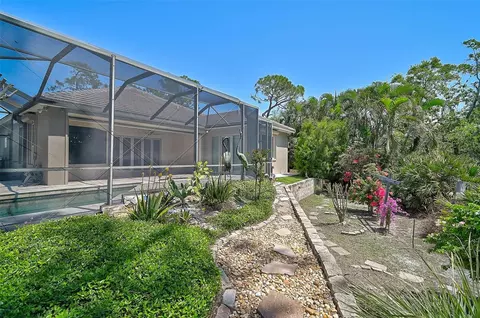 Exterior - 13 Bayhead Ln, Osprey, FL 34229 photo 10 of 15