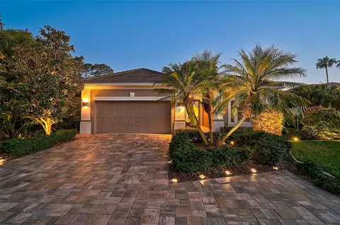 Exterior - 13 Bayhead Ln, Osprey, FL 34229 photo 4 of 15