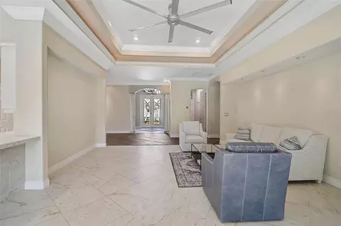 Living - 13 Bayhead Ln, Osprey, FL 34229 photo 2 of 4