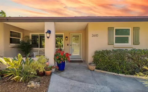 2610 Jefferson Cir, Sarasota, FL 34239