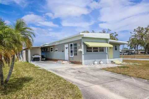 303 50th Ave W, Bradenton, FL 34207