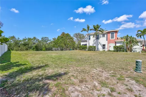 3105 Pine St, Bradenton, FL 34208