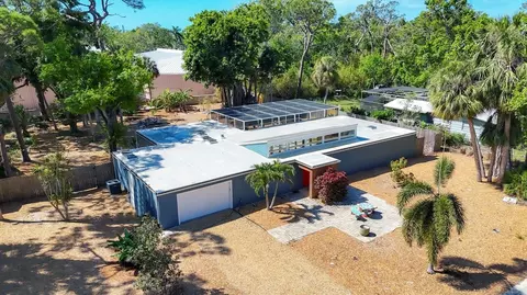 448 58th St, Sarasota, FL 34243