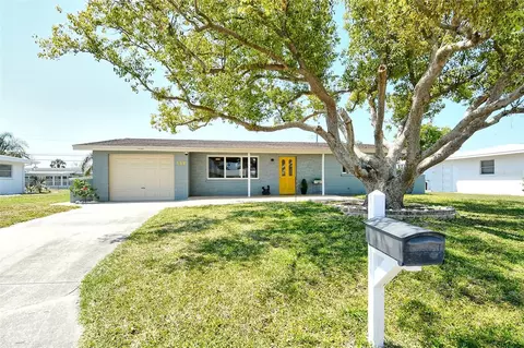 568 Sheridan Dr, Venice, FL 34293