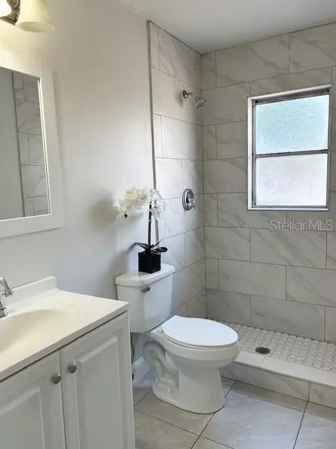 Bath - 110 Pine Ave, Osprey, FL 34229 photo 2 of 2