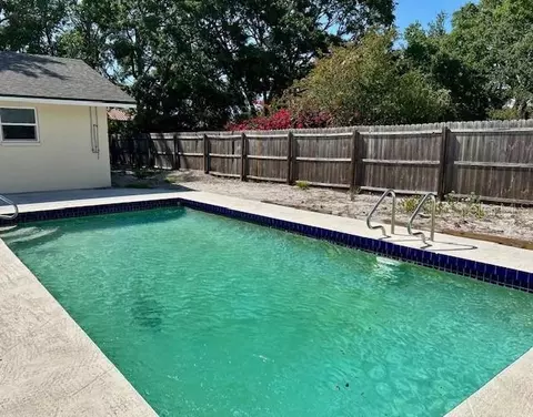 Exterior - 110 Pine Ave, Osprey, FL 34229 photo 1 of 3