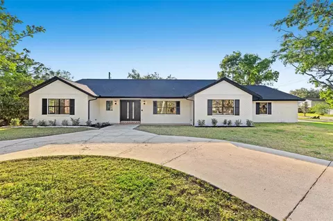 1406 N Riverhills Dr, Temple Terrace, FL 33617