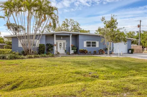 1320 Magellan Dr, Sarasota, FL 34243