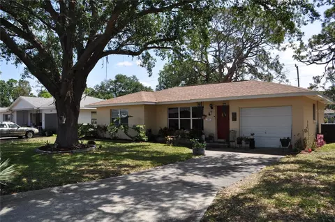 1711 30th St W, Bradenton, FL 34205