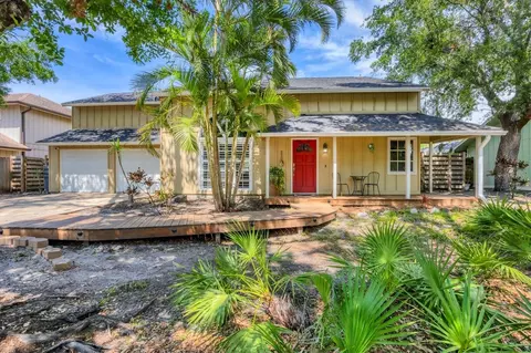4063 Woodview Dr, Sarasota, FL 34232