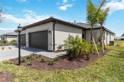 15830 Sunny Day Dr, Bradenton, FL 34211