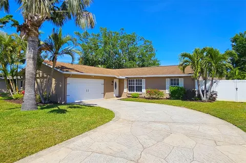 2651 Nodosa Dr, Sarasota, FL 34232