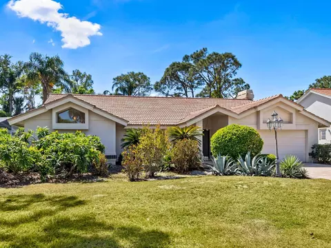 3786 Surrey Ln, Sarasota, FL 34235