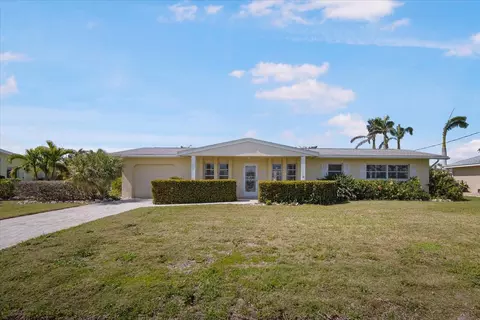 516 71st St, Holmes Beach, FL 34217
