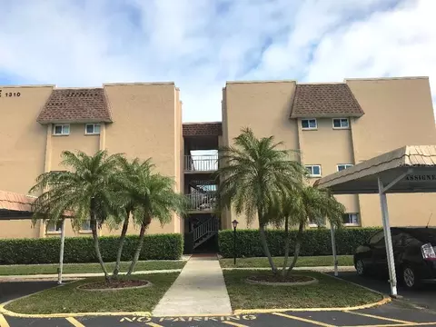 1330 Glen Oaks Dr E #276D, Sarasota, FL 34232