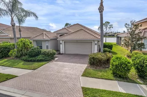 2212 Weaver Bird Ln, Venice, FL 34292