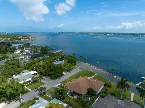 View/Area - 2305 Riverview Blvd, Bradenton, FL 34205 photo 8 of 10