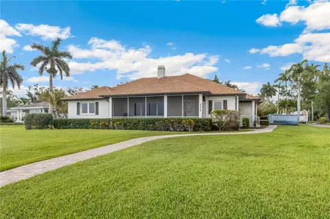 Exterior - 2305 Riverview Blvd, Bradenton, FL 34205 photo 1 of 12