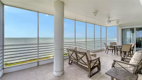 2450 Harbourside Dr #251, Longboat Key, FL 34228