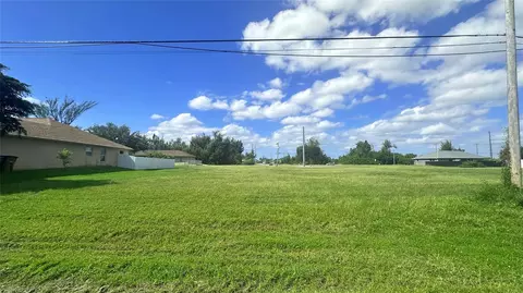 312 SW 15th Pl, Cape Coral, FL 33991