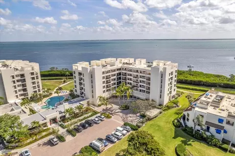 2016 Harbourside Dr #332, Longboat Key, FL 34228