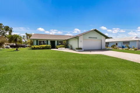 1802 67th St W, Bradenton, FL 34209