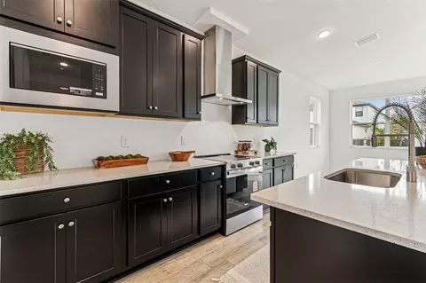 Kitchen - 11822 Moonsail Dr, Parrish, FL 34219 photo 2 of 8