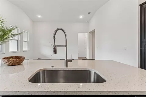 Kitchen - 11822 Moonsail Dr, Parrish, FL 34219 photo 4 of 8