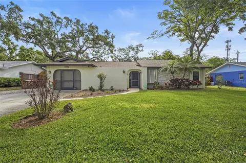 3401 Kingswood Dr, Sarasota, FL 34232