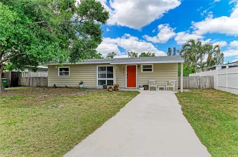 2941 Poplar St, Sarasota, FL 34237