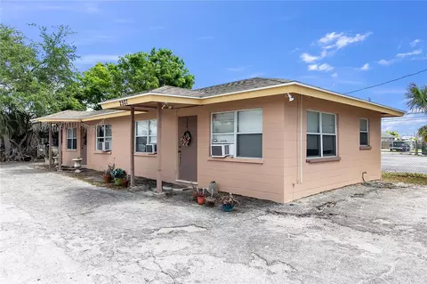 2503 10th St W, Bradenton, FL 34205