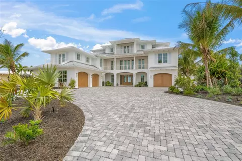 619 Key Royale Dr, Holmes Beach, FL 34217