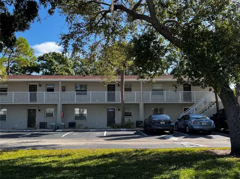 900 La Costa Cir #4, Sarasota, FL 34237