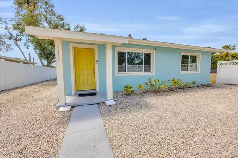 2732 Arnold St, Sarasota, FL 34231