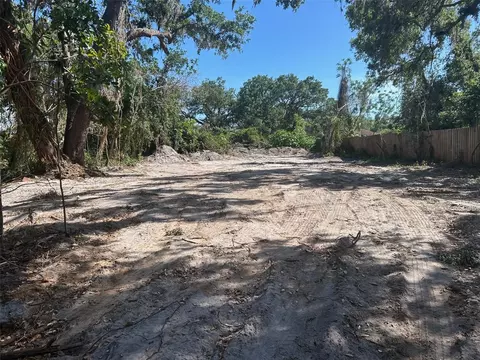 609 23rd St E #B, Palmetto, FL 34221