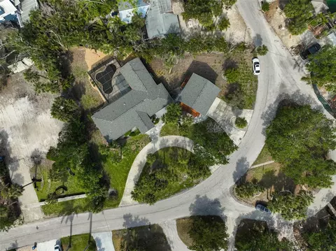 105 Island Cir, Sarasota, FL 34242