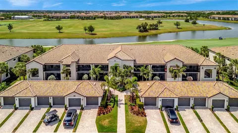 5694 Palmer Cir #202, Bradenton, FL 34211