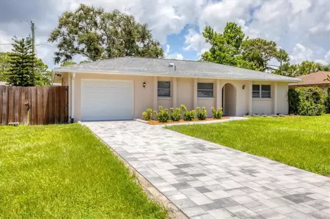 2151 Upton Ave, Sarasota, FL 34232