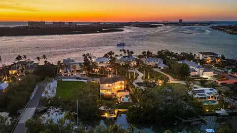 3465 Gulfmead Dr, Sarasota, FL 34242