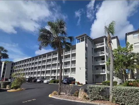 3454 Lake Bayshore Dr #420  P, Bradenton, FL 34205