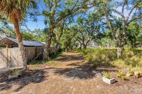 3235 51st St, Sarasota, FL 34235