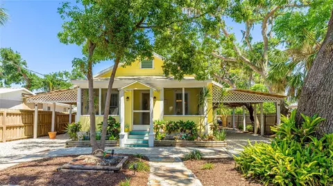 4721 Garcia Ave, Sarasota, FL 34233