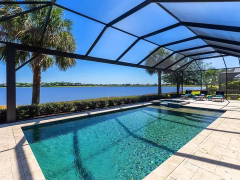 7864 Grande Shores Dr, Sarasota, FL 34240
