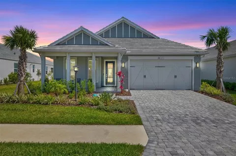 8107 Slipway Dr, Sarasota, FL 34240