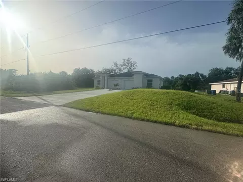 4739 4737 14th St SW, Lehigh Acres, FL 33973