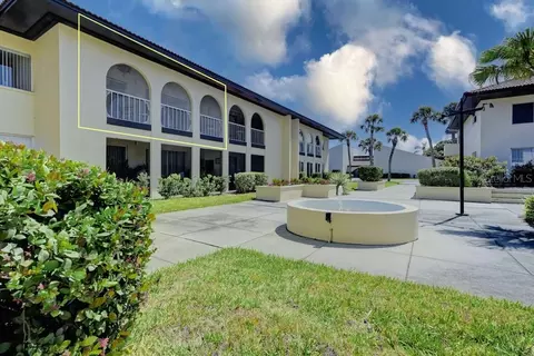 3690 Pinecrest St #124, Sarasota, FL 34232